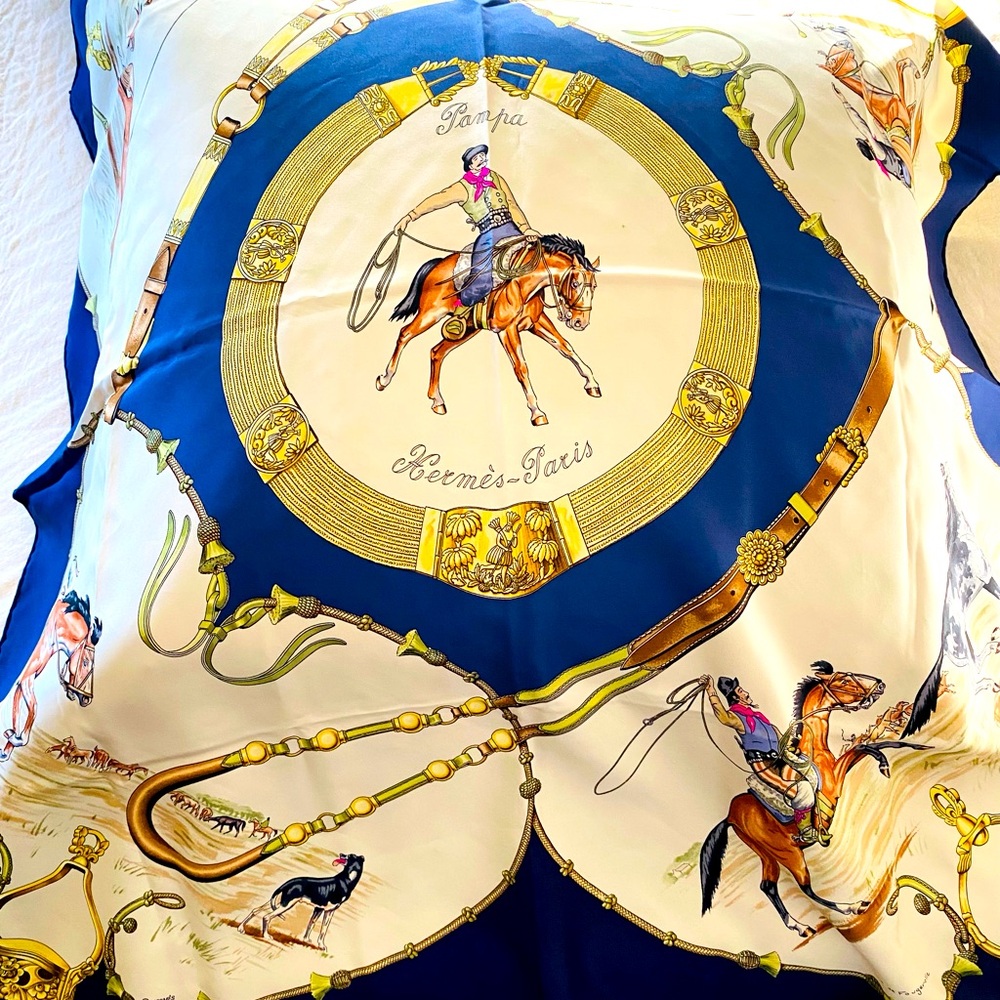 💯 Guaranteed Authentic Elegant HERMES Carre 90 Scarf ""Pampa"
Silk Blue White